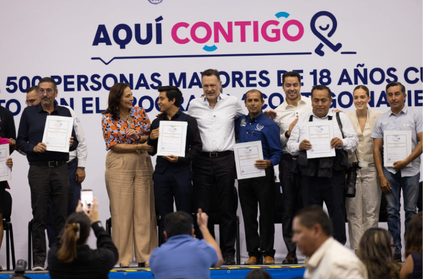  Kuri encabeza ceremonia de graduación del programa Contigo Nadie se Quede Atrás 2026