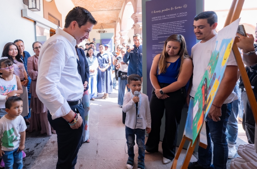  Niñas y niños de El Marqués plasman su visión del municipio en exposición artística