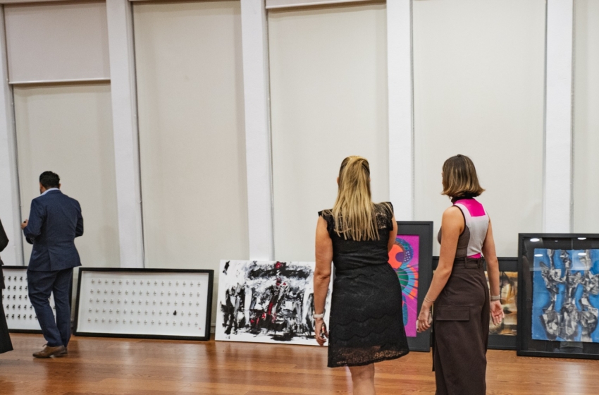  Clúster de Industrias Creativas realiza subasta de arte a beneficio que impulsa al sector creativo en Querétaro