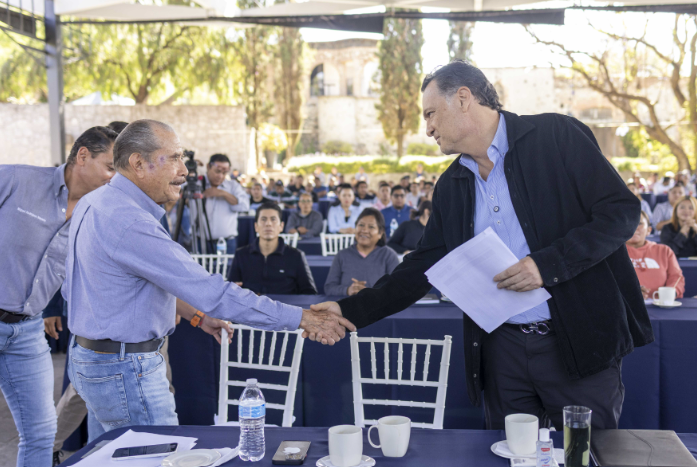  Sostiene Gobernador reunión con representantes del sector transporte y autopartes de la CTM