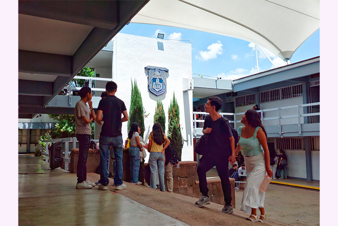  UAQ advierte desafíos legales ante el uso creciente de Inteligencia Artificial