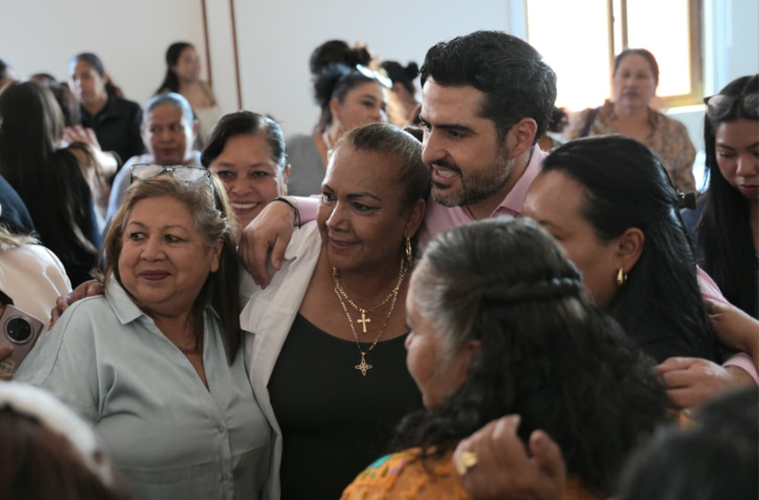  Agustín Dorantes reconoce labor de madres que integran Casas Amigas en Querétaro