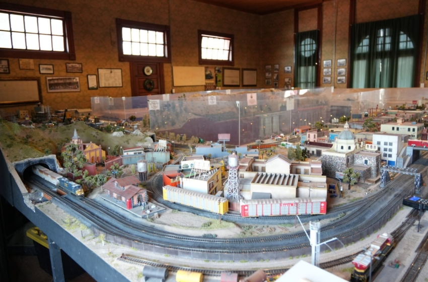  Los Amigos del Ferrocarril: en la Antigua Estación del Tren nunca han dejado de correr las máquinas