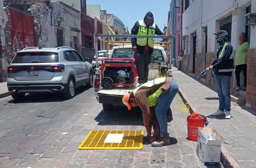  Con diseño propio de acero, gobierno de Felifer Macías crea rejillas reutilizables temporales