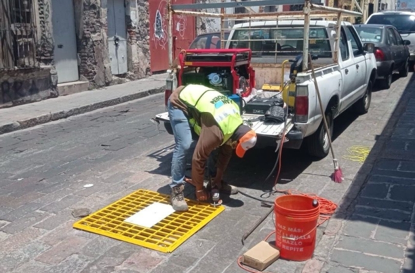  Municipio instala 17 rejillas temporales para reducir riesgos en vialidades de Querétaro