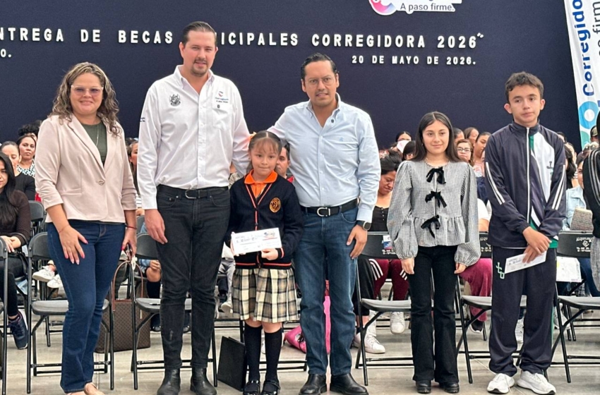  Corregidora con el mejor nivel educativo en la entidad: “Chepe” Guerrero en la entrega de becas