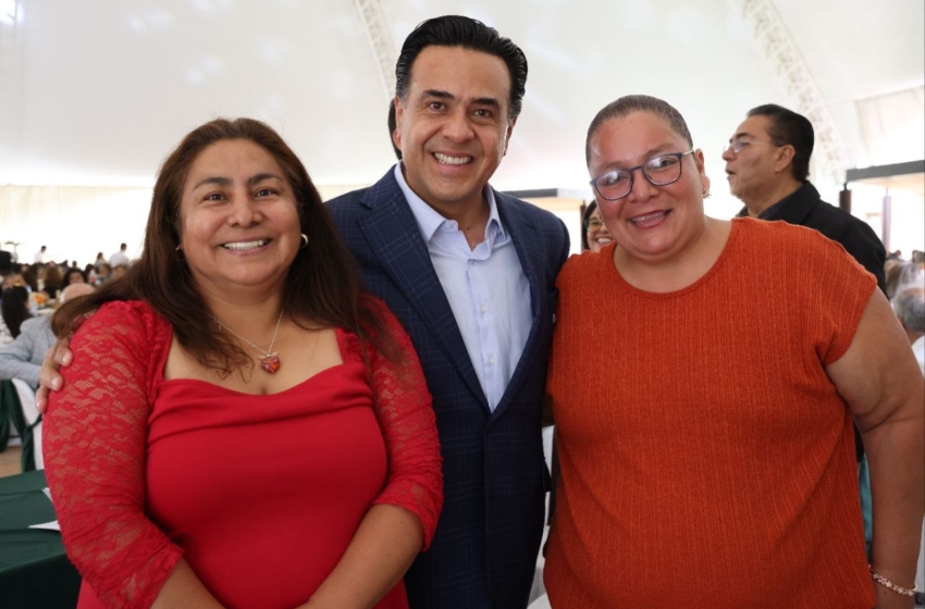  Reconocen labor de enfermeras, enfermeros y madres trabajadoras de SESEQ en festejo conmemorativo
