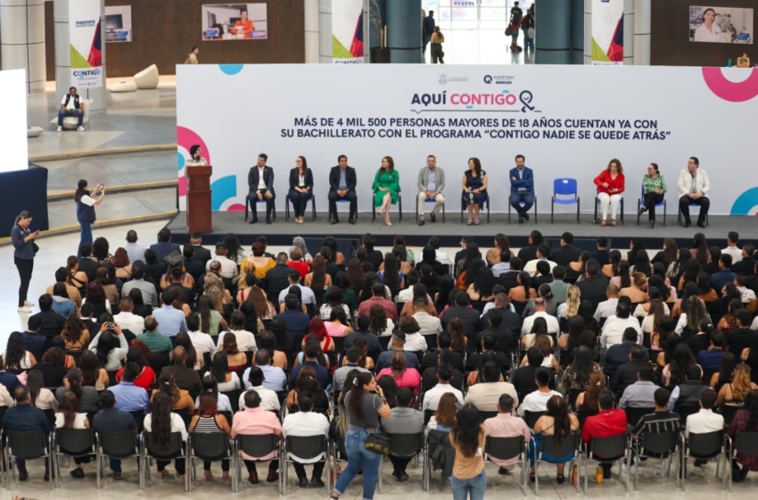  Más de 700 personas obtienen certificado de bachillerato con programa estatal de Querétaro