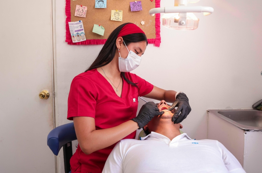  DIF Corregidora brinda servicios dentales gratuitos a familias del municipio