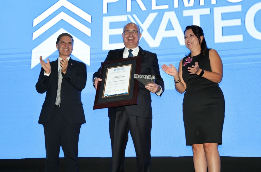  Helmut Huber Herrera recibe el Premio al Mérito EXATEC 2026 por su impacto social y empresarial