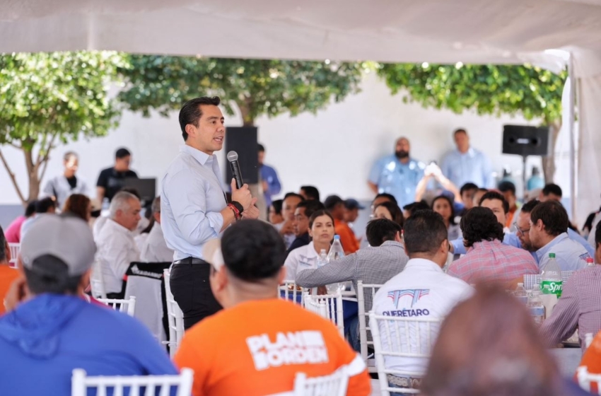  Felifer Macías reconoce a trabajadores de Obras Públicas por el Día de la Santa Cruz