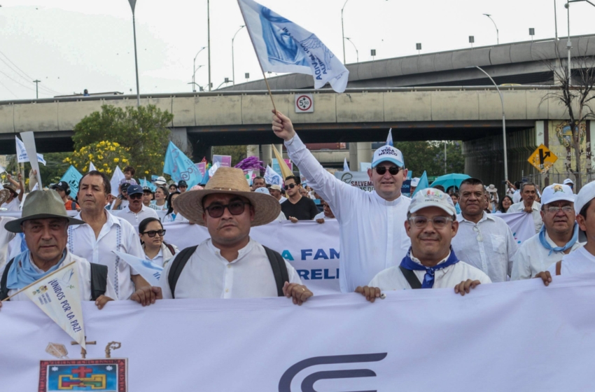  “¡Querétaro dice no al aborto!”: una marea blanca toma las calles de la capital en marcha provida