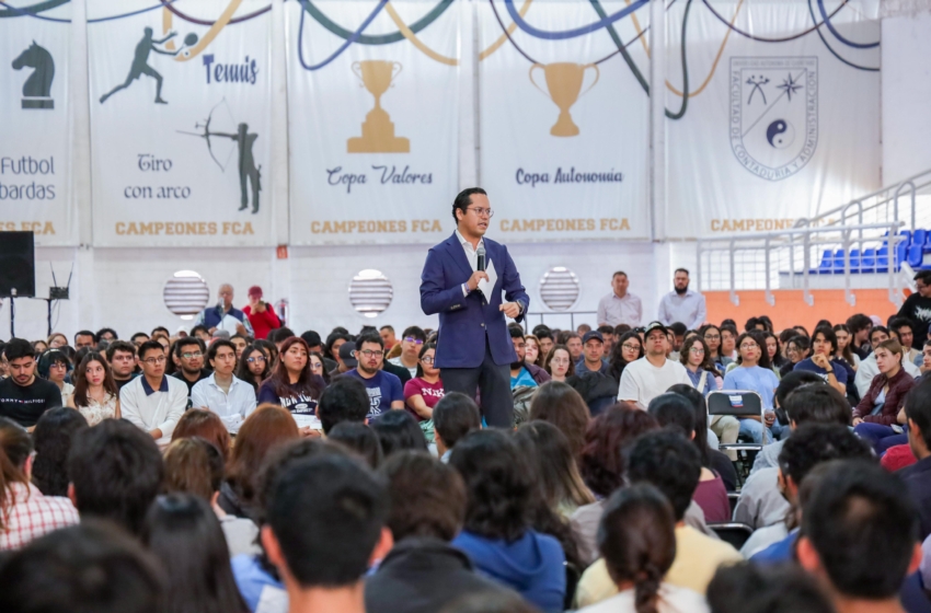 Corregidora inicia entrega de Becas Municipales para estudiantes de todos los niveles