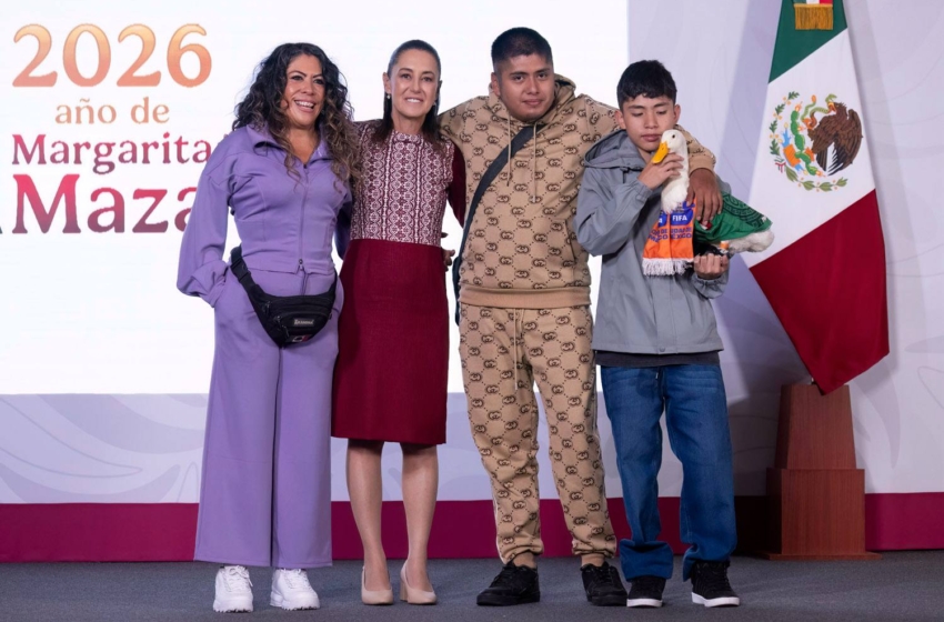  Merlín, el pato viral, llega a Palacio Nacional: reconocen a familia de comerciantes en la mañanera