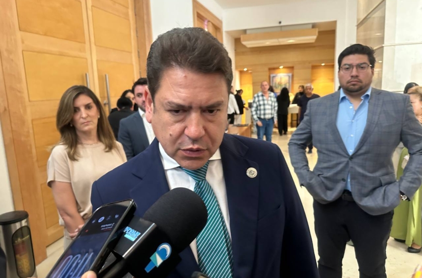  Ricardo Astudillo va por candidatura de la 4T a la gubernatura de Querétaro