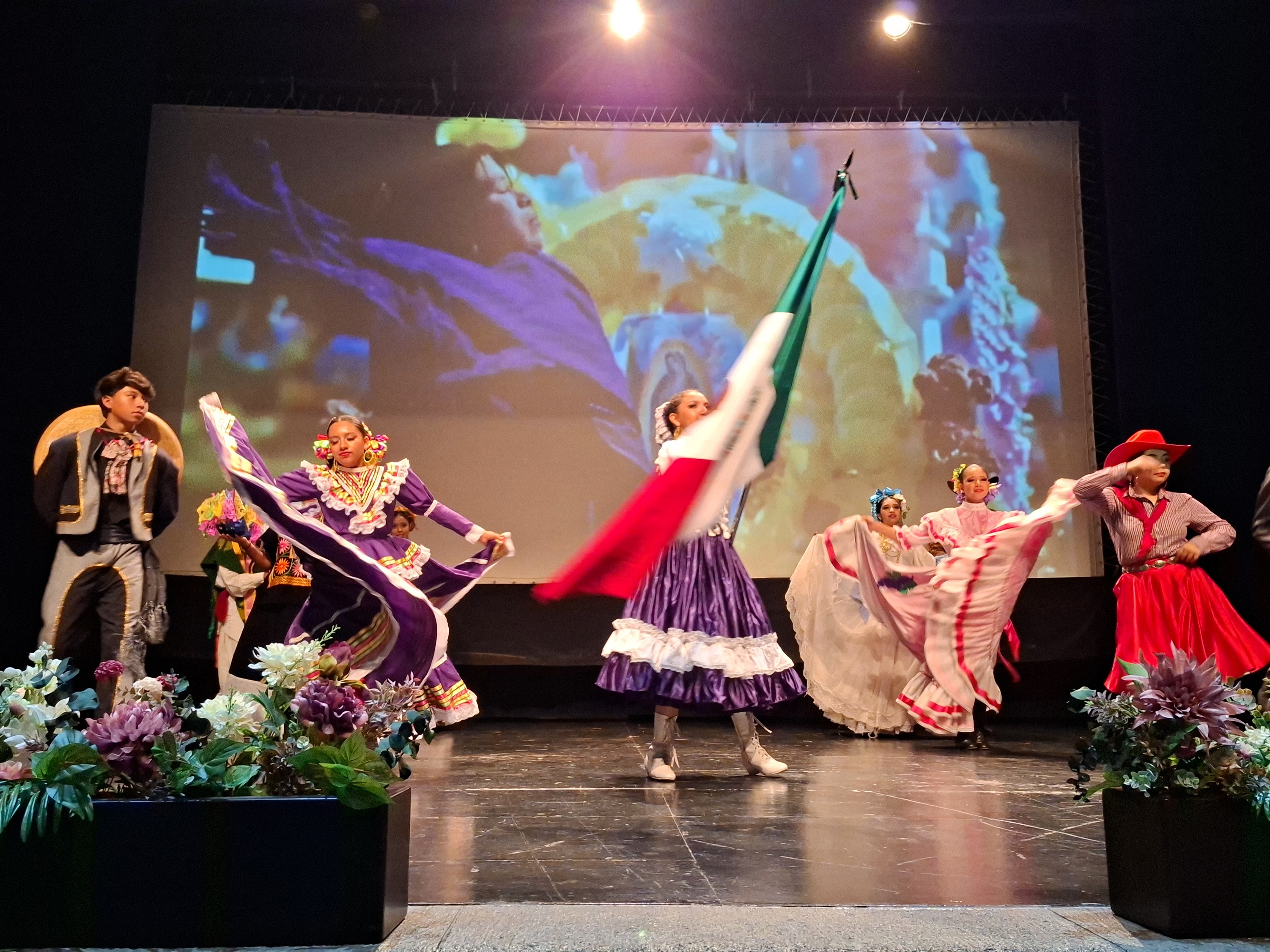  USEBEQ reúne a 345 estudiantes en Festival Estatal de Cultura por la Paz