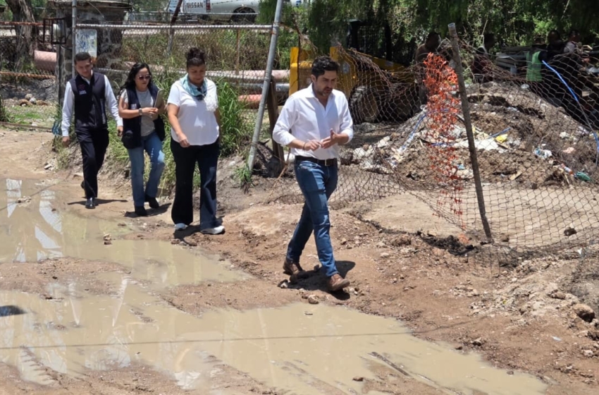  Agustín Dorantes supervisa obra de drenaje para reducir riesgos por lluvias en Santa María Magdalena