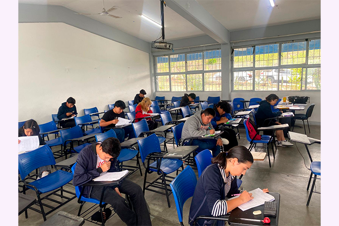  Más de 500 estudiantes participan en la Olimpiada Estatal de Química 2026 de la UAQ