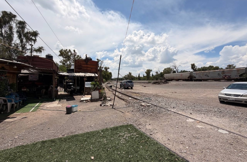  Herederos del ferrocarril tendrán casa propia; 12 familias acuerdan su reubicación por el Tren México–Querétaro