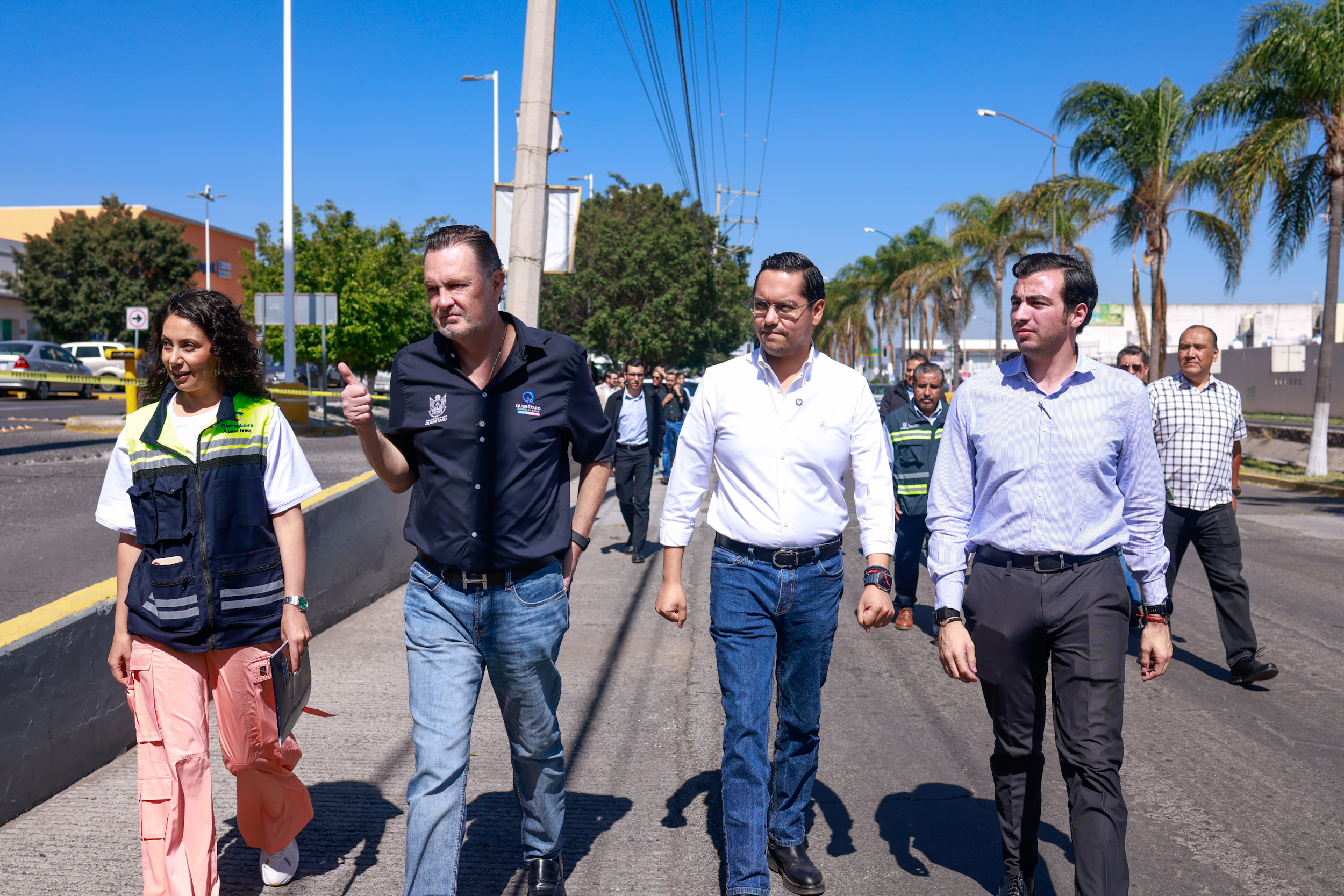  Supervisa Mauricio Kuri rehabilitación de Avenida Candiles en Corregidora