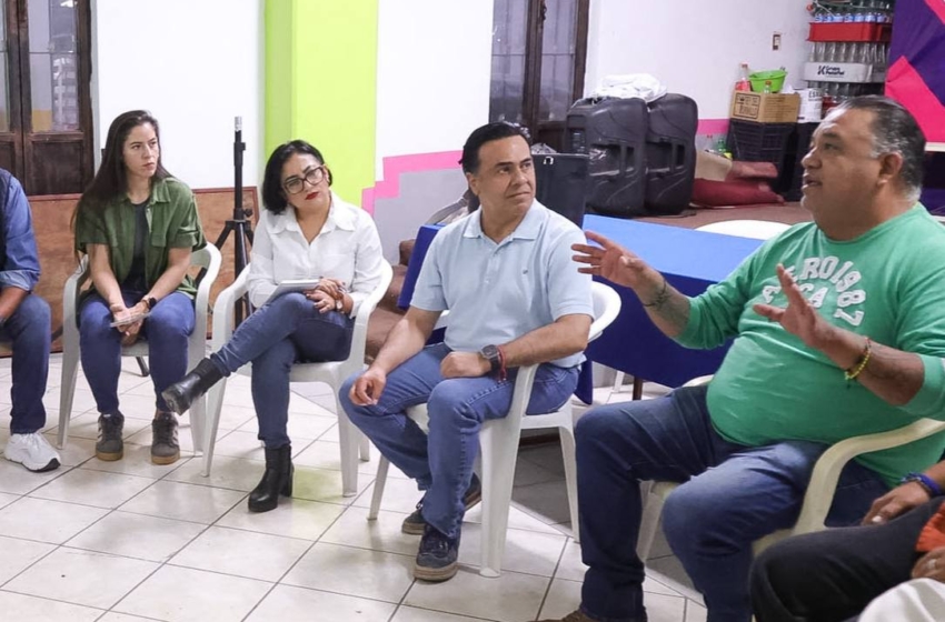  Une Luis Nava a locatarios del Mercado Reforma y al Colegio de Arquitectos para impulsar proyectos