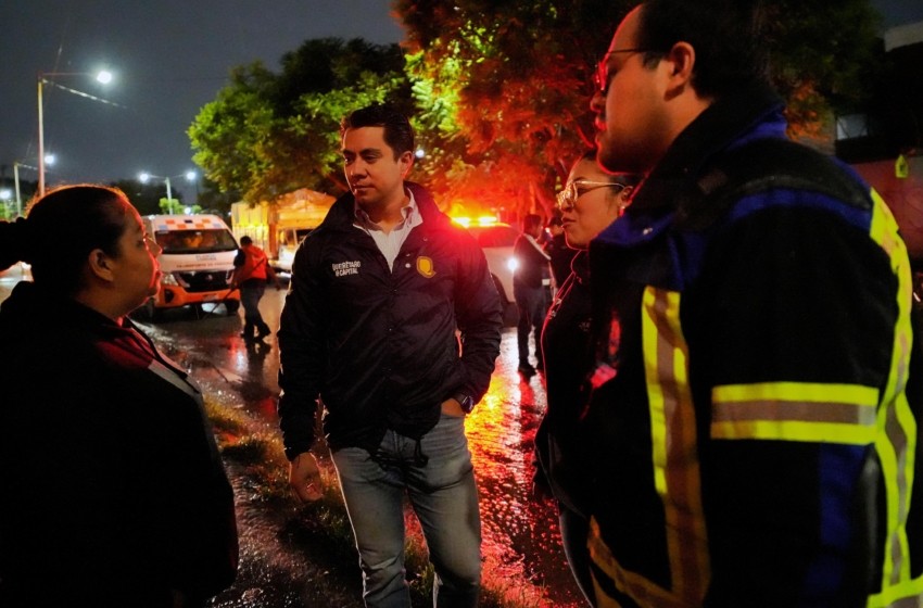  Felifer Macías supervisa atención por lluvias en Villas de Santiago