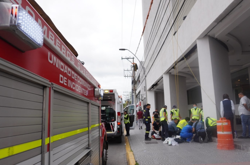  Hombre fallece tras desvanecerse en avenida Constituyentes