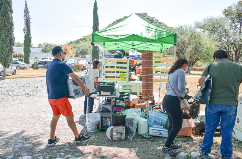  Carboot Corregidora reúne a más de 2 mil 500 personas en su primera edición