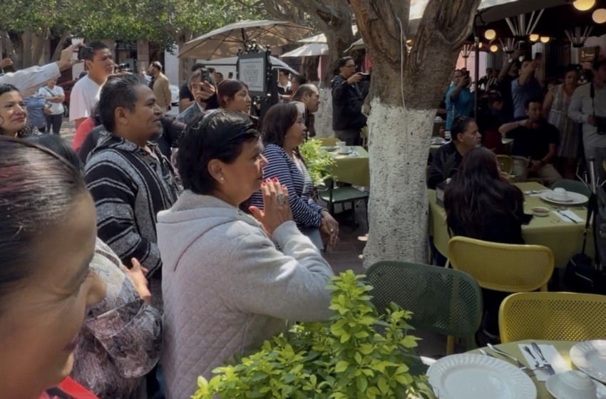  Comerciantes piden “cero tolerancia” al ambulantaje; llegada de Paula Porfirio desata intercambio a gritos