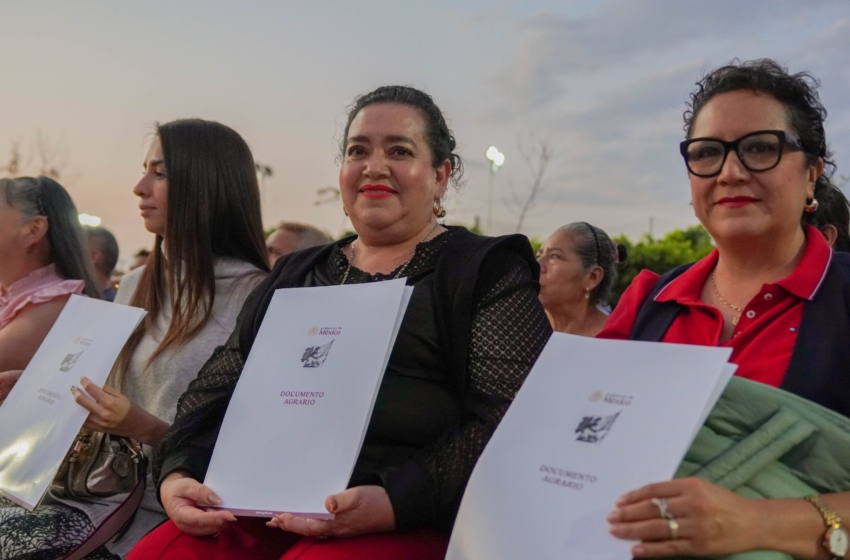  Corregidora entrega 550 escrituras y da certeza jurídica a familias