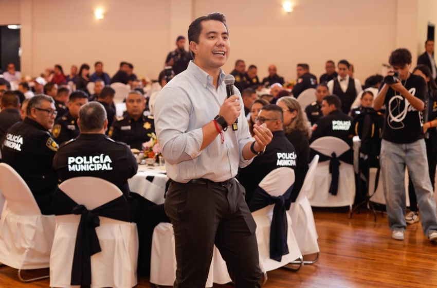  Reconoce Felifer Macías trayectoria de 435 trabajadores municipales