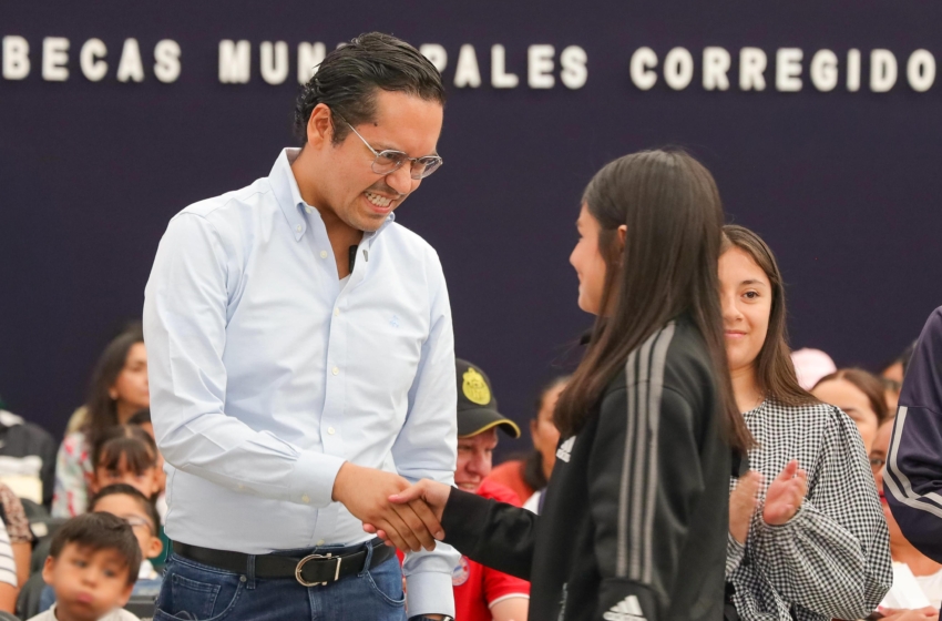  Chepe Guerrero anuncia segunda etapa de Becas A Paso Firme para estudiantes de Corregidora