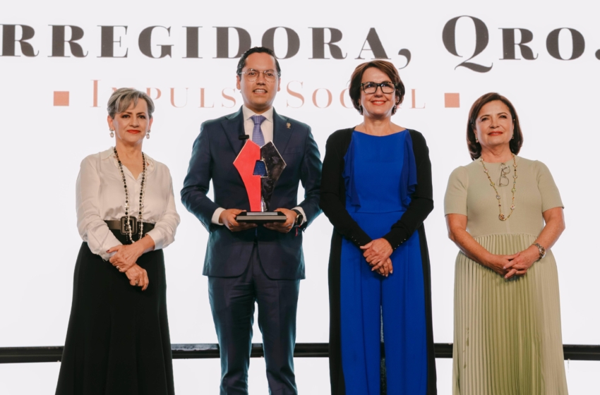  Chepe Guerrero recibe premio nacional por programa social “Pirámides Cerca De Ti”