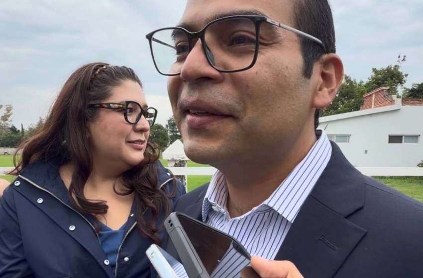  Martín Arango deslinda al PAN de lonas contra Morena