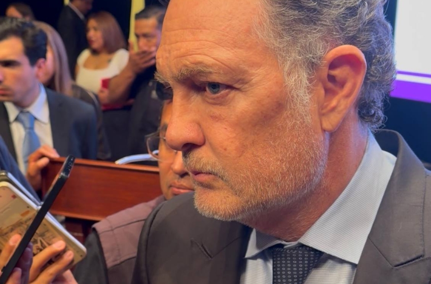  Mauricio Kuri celebra que restricción al uso de celulares se replique en todo el país
