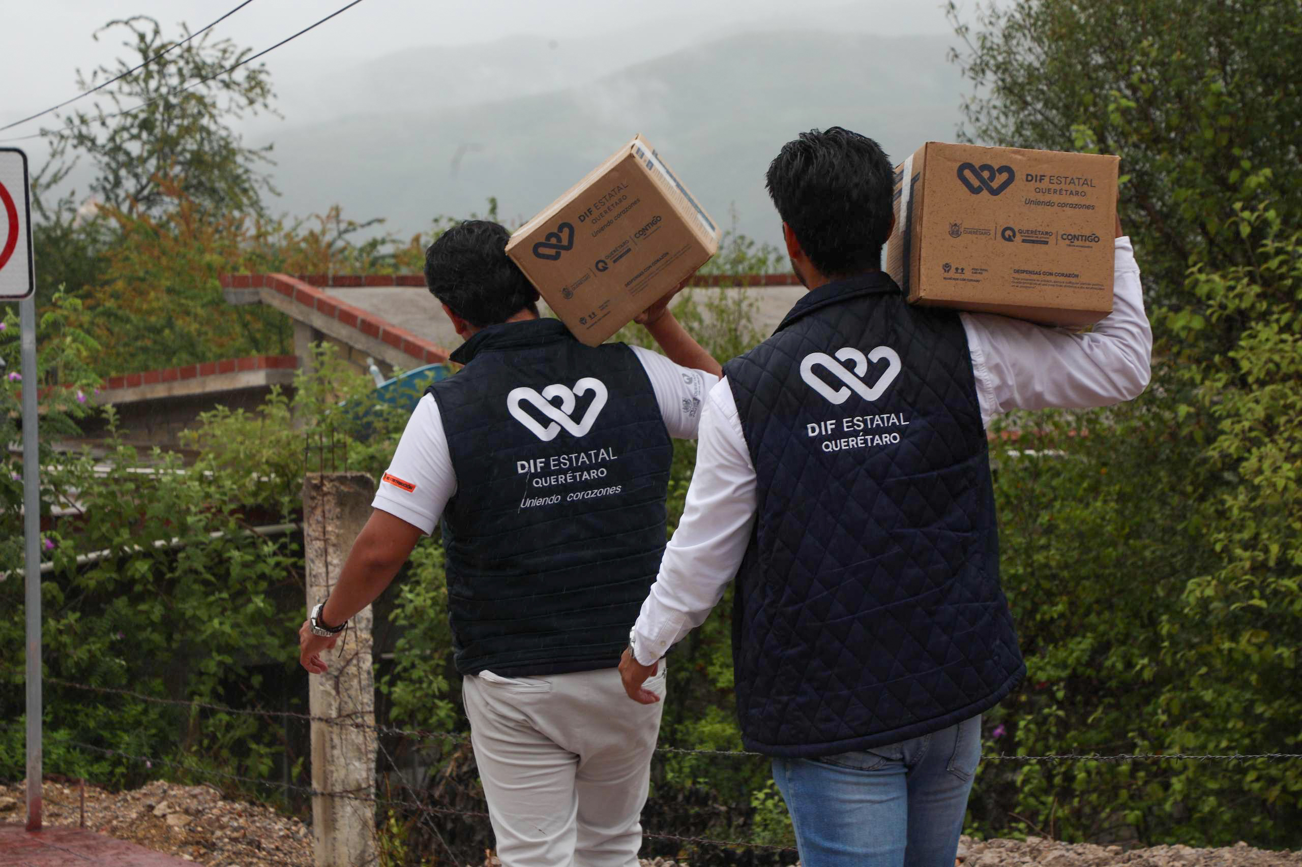  SEDIF entrega despensas a familias de San Isidro, en Arroyo Seco