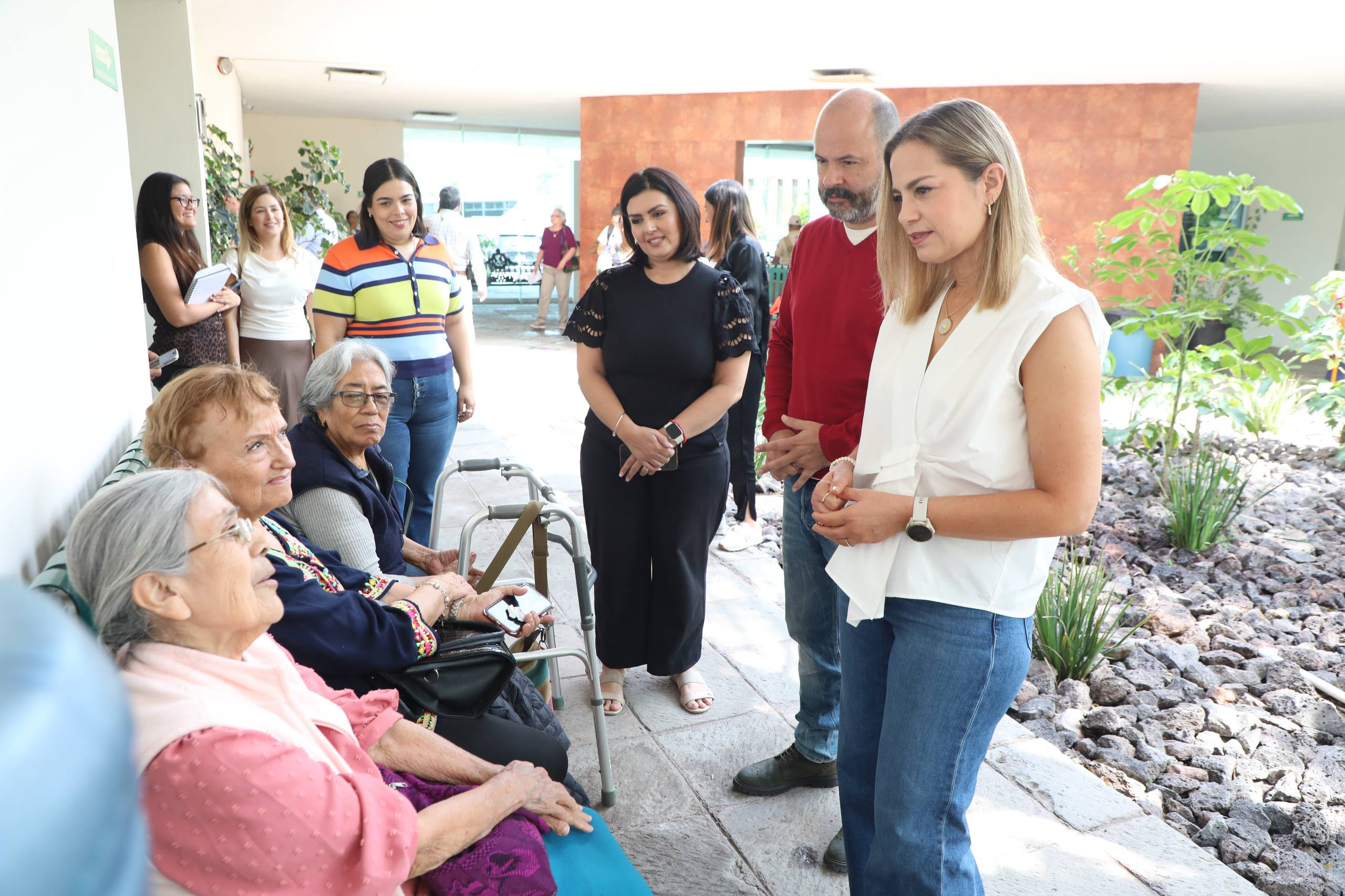  DIF Estatal atiende a cerca de mil 500 adultos mayores en Plan Vida
