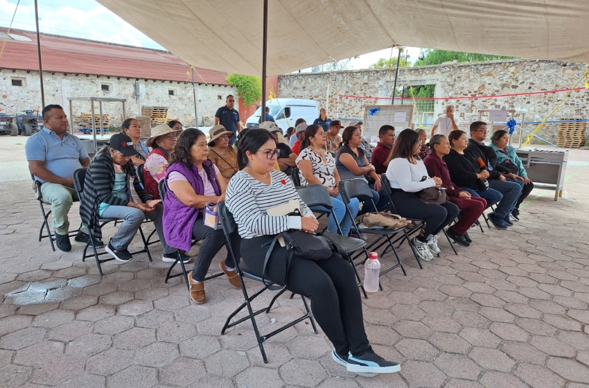  Entregan equipamiento a cinco proyectos de autoempleo encabezados por mujeres en Colón
