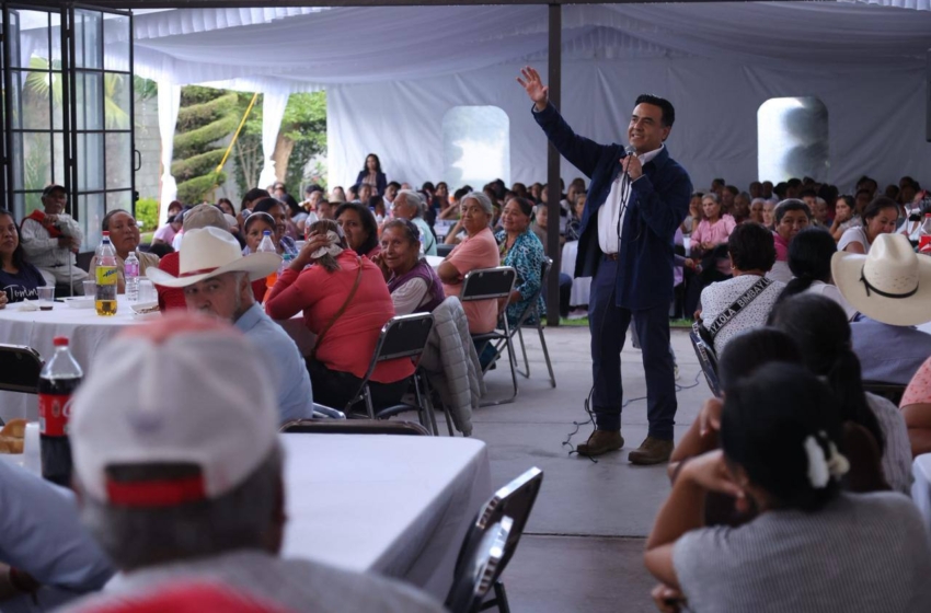  Luis Nava lleva informe de gobierno a Santa María de Cocos