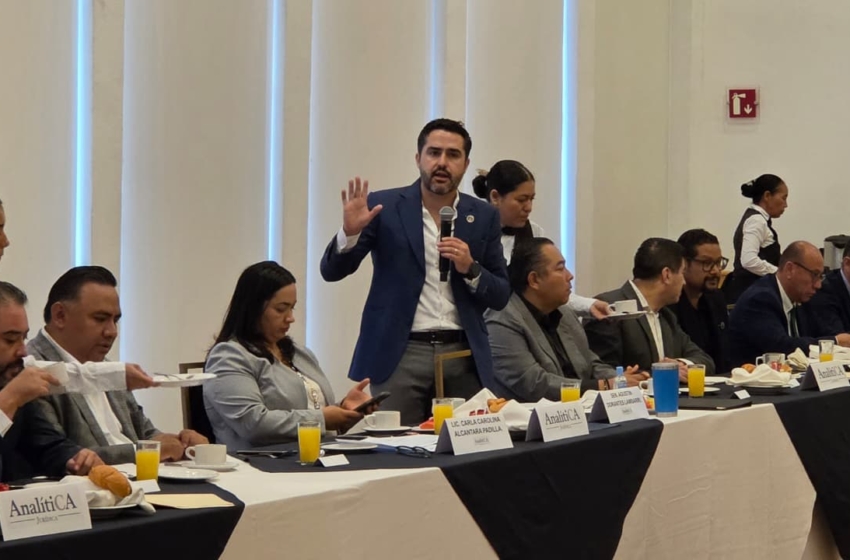  Agustín Dorantes llama a abogados a participar en la solución de problemas de Querétaro