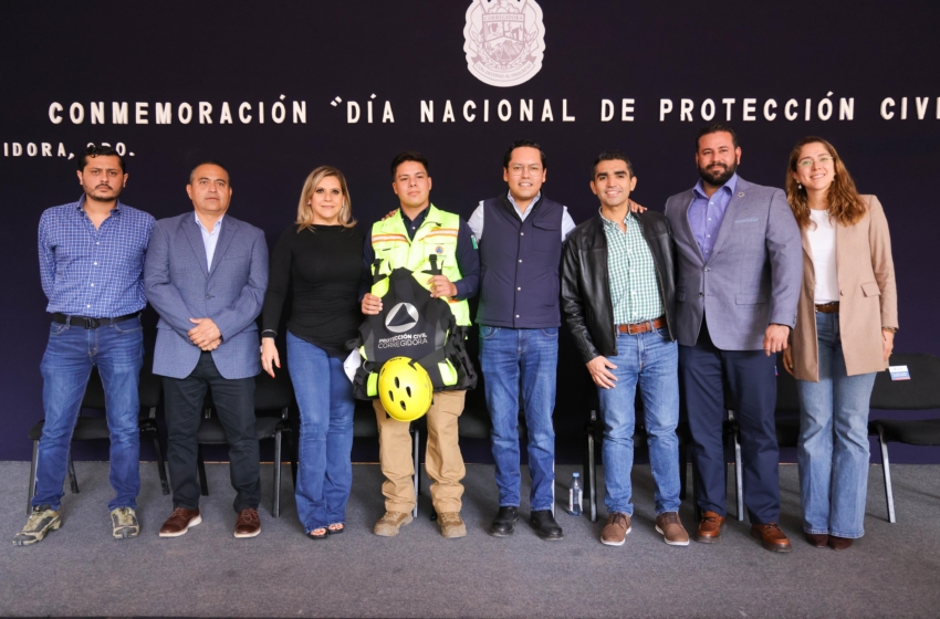  Corregidora entrega equipo e incentivos a personal de Protección Civil