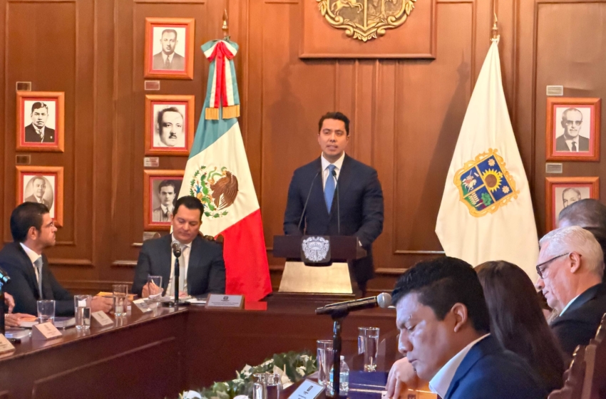  Felifer destaca seguridad, transporte gratuito y obras pluviales en su segundo informe
