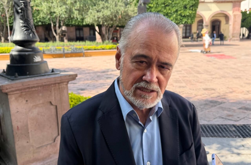  Romualdo Moreno levanta la mano para contender por una diputación federal en 2027