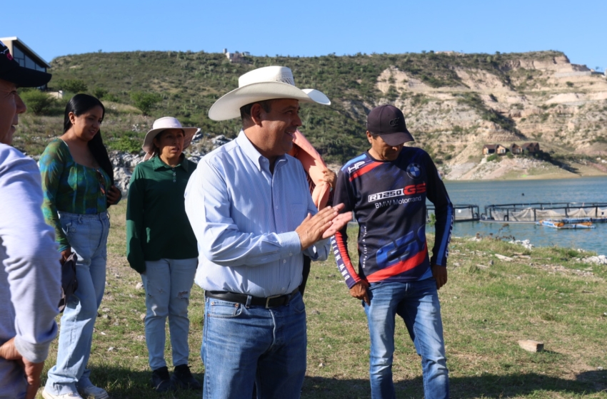  SEDEA entrega equipo a pescadores de Cadereyta