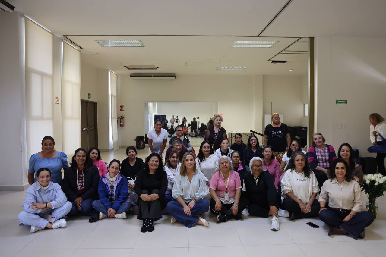  Car Herrera imparte taller de sonoterapia en la Casa de la Mujer