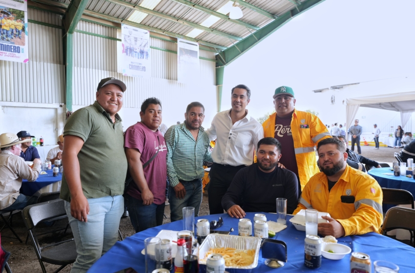  Felifer Macías reconoce labor de camineros de Querétaro