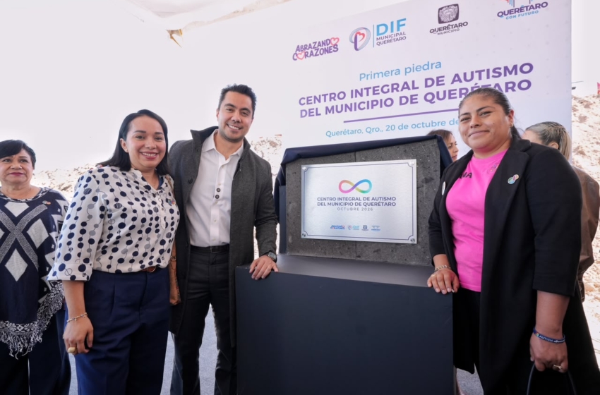  Felifer Macías coloca primera piedra del Centro Integral de Autismo en Querétaro