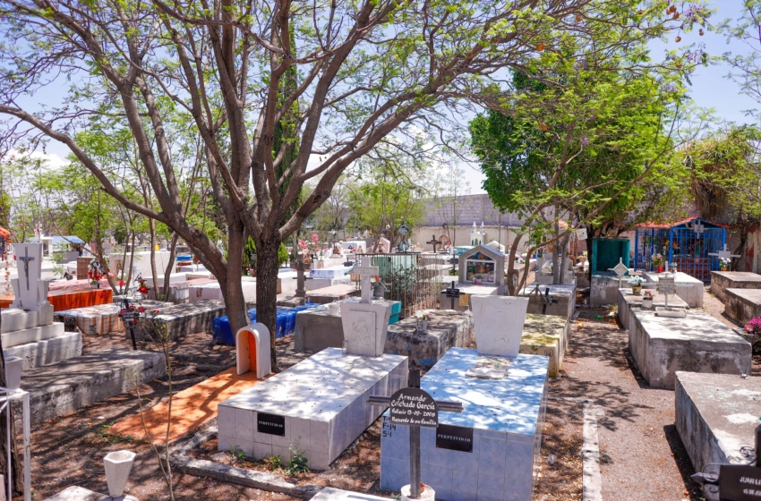  Corregidora espera 40 mil visitantes en sus panteones durante Día de Muertos