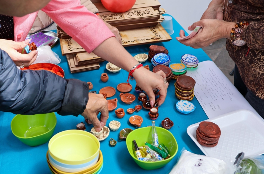  Corregidora promueve tradición del Día de Muertos con taller de alfeñiques