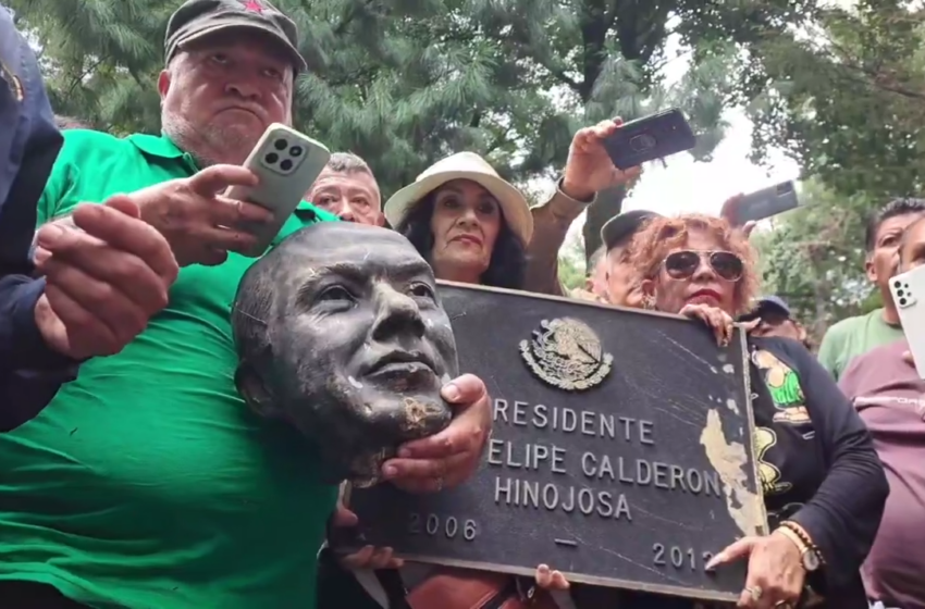  Martín Arango acusa a la 4T de promover “odio” tras decapitación de estatua de Calderón